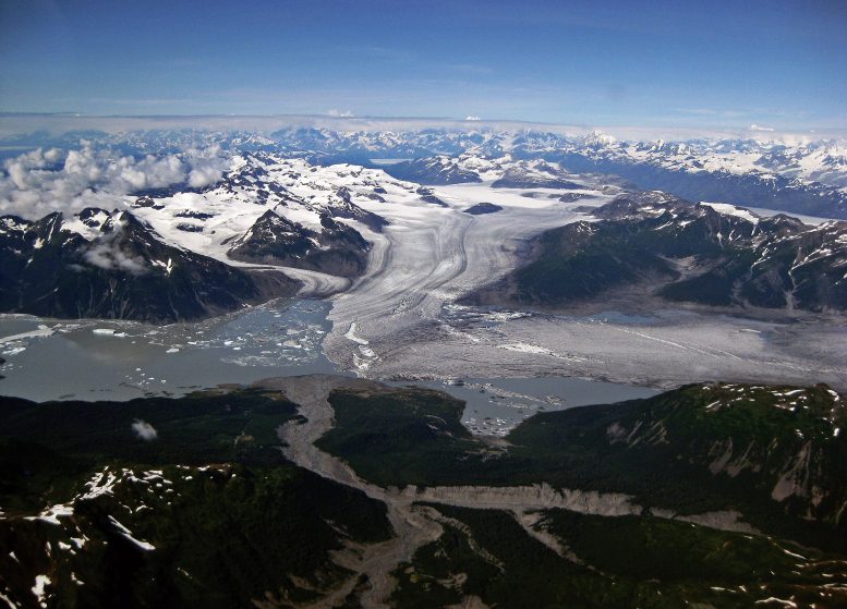 Melting Glaciers Contribute to Alaska Earthquakes, Cause Land to Rise at 1.5 Inches per Year